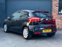 Używany Kia Rio 85 KM (62 kW) 2013 Czarny Hatchback