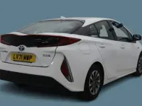 Used Toyota Prius Business Edition 122 HP (89 kW) 2021 White Hatchback