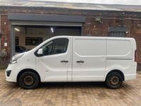 Second-hand Vauxhall Vivaro Sportive 2018 Alb Monovolum