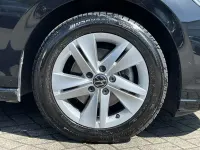 Second-hand VW Golf VIII Life 115 CP (84 kW) 2024 Negru Hatchback