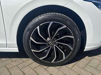Second-hand VW Golf VIII Edition 150 CP (110 kW) 2023 Alb Hatchback