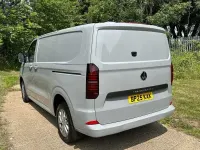 Begagnad VW Transporter Pro 2025 Grå Van