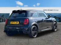 Begagnad Mini Cooper Hatch 2023 Svart Halvkombi