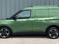 Used Ford Courier Active 125 HP (91 kW) 2024 Green MPV
