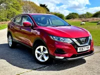 Używany Nissan Qashqai Acenta 110 KM (80 kW) 2017 Czerwony SUV