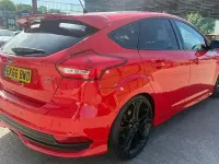 Usado Ford Focus ST 250 HP (183 kW) 2016 Vermelho Citadino