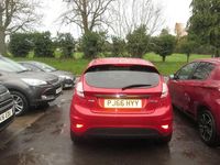 Usado Ford Fiesta Titanium X 125 HP (91 kW) 2016 Vermelho Citadino