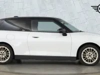 Używany Mini Cooper SE Hatch 158 kW (215 KM) 2025 Biały Hatchback