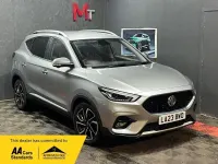 Usado MG ZS Exclusive 106 CV (77 kW) 2023 Plateado SUV