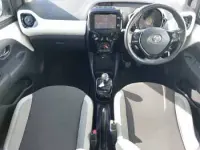 Used Toyota Aygo x-press 68 HP (50 kW) 2017 White Hatchback