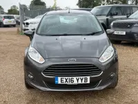 Käytetty Ford Fiesta Zetec 2016 Harmaa Viistoperä