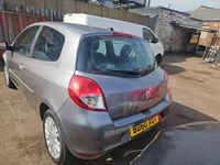 Usado Renault Clio II Dynamique 2010 Cinzento Citadino