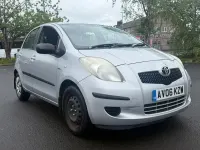 Usado Toyota Yaris T3 2006 Prateado Citadino