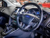 Used Ford Focus Titanium 125 HP (91 kW) 2017 Red Estate