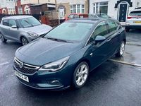 Used Vauxhall Astra SRi 105 HP (77 kW) 2016 Green Hatchback