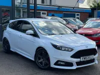 Used Ford Focus ST 250 HP (183 kW) 2015 White Hatchback