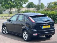 Used Ford Focus Zetec 125 HP (91 kW) 2011 Black Hatchback