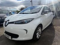 Used Renault Zoe Dynamique 64 kW (88 HP) 2016 White Hatchback