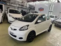 Usado Toyota Aygo 68 CV (50 kW) 2011 Blanco Utilitario