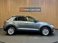 Usado VW T-Roc Life 150 CV (110 kW) 2024 Gris SUV
