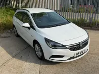 Used Vauxhall Astra 2018 White Estate