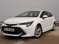 Used Toyota Corolla 122 HP (89 kW) 2020 White Estate