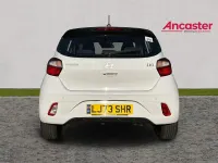 Used Hyundai i10 Advanced 2023 White Hatchback