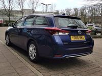 used Toyota Auris Hybrid 