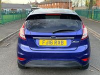 Usado Ford Fiesta Titanium 75 HP (55 kW) 2016 Azul Citadino