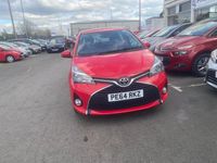 Used Toyota Yaris 99 HP (72 kW) 2014 Red Hatchback