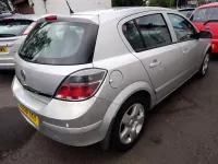 Usado Vauxhall Astra 90 CV (66 kW) 2008 Plateado Utilitario