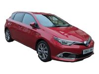 Used Toyota Auris Hybrid 136 HP (100 kW) 2015 Red Hatchback