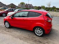 Usado Ford Fiesta Titanium 2016 Vermelho Citadino