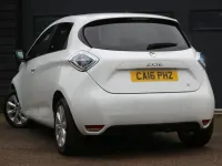 Used Renault Zoe Dynamique 64 kW (88 HP) 2016 White Hatchback