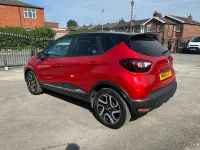 Used Renault Captur Iconic 90 HP (66 kW) 2018 Red/black SUV