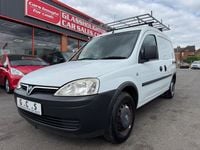 Used Vauxhall Combo 75 HP (55 kW) 2008 White MPV