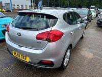 Używany Kia Ceed 126 KM (92 kW) 2015 Srebrny Hatchback