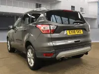 Usado Ford Kuga Titanium 182 HP (133 kW) 2018 Cinzento SUV