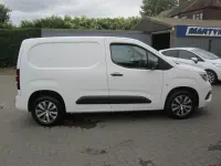 Used Vauxhall Combo Sportive 100 HP (73 kW) 2021 White MPV