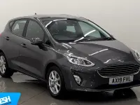 Begagnad Ford Fiesta Zetec 101 HK (74 kW) 2019 Grå Halvkombi