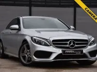 Usado Mercedes C220 AMG line 170 CV (125 kW) 2017 Plateado Berlina