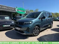 Second-hand Vauxhall Combo Ultimate 100 kW (136 CP) 2025 Albastru Monovolum