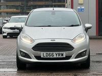 Used Ford Fiesta Titanium 125 HP (91 kW) 2016 Silver Hatchback