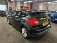 Used Ford Focus Zetec 125 HP (91 kW) 2012 Black Hatchback