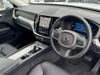Used Volvo XC60 Core 250 HP (183 kW) 2024 White SUV