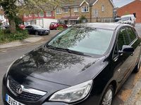 Begagnad Vauxhall Astra Excite 2011 Svart Halvkombi