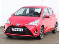Usado Toyota Yaris Hybrid 2018 Rojo Utilitario