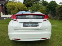 Begagnad Honda Civic ES 142 HK (104 kW) 2012 Vit Halvkombi