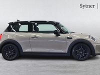 Usado Mini Cooper Classic 134 CV (98 kW) 2023 Gris Utilitario