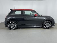 Używany Mini Cooper Hatch 154 KM (113 kW) 2024 Czarny Hatchback